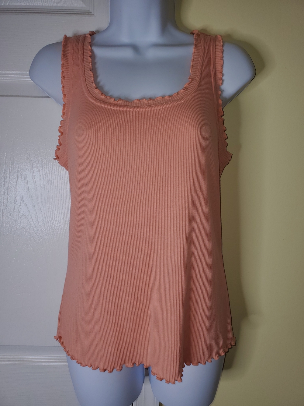 FASHION BUG Ribbed Lettuce-Edge Tank Top – Size XL